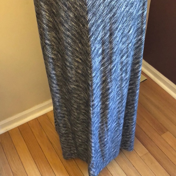 NWT Med skirt by “Lou & Grey” beautiful!! - Picture 5 of 8